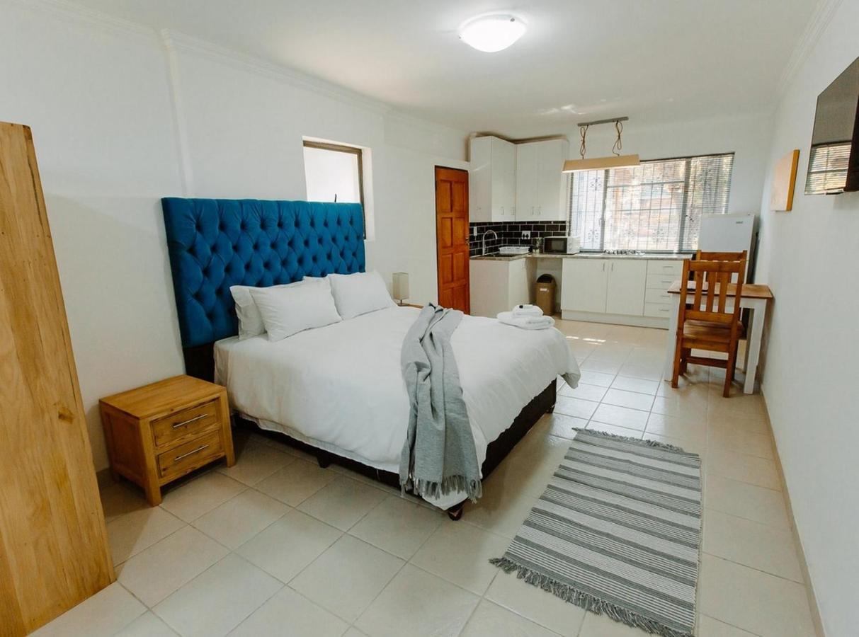 Golden Candle Guest house *